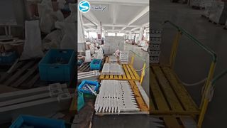 ? Dal vivo in fabbrica: lavorazione del radiatore dell'olio con alette a piastra in azione. #prodottidifabbrica #macchina #radiatore